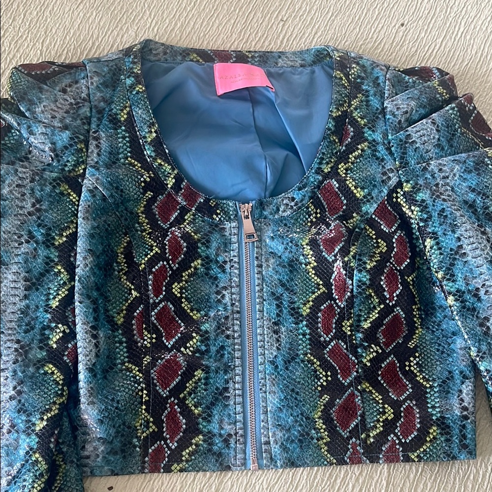Elegant Blue and Green Blazer with snake print.
